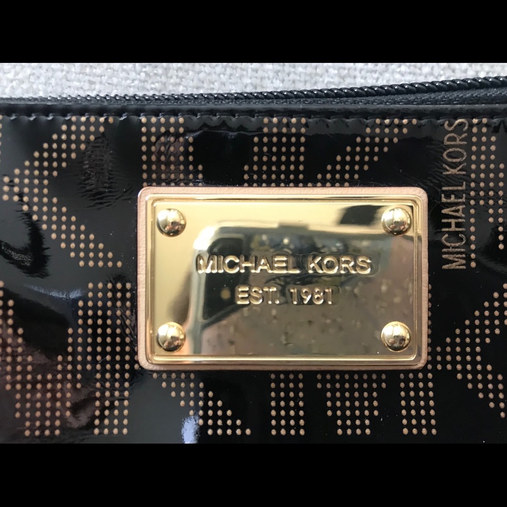 Michael Kors Wristlet